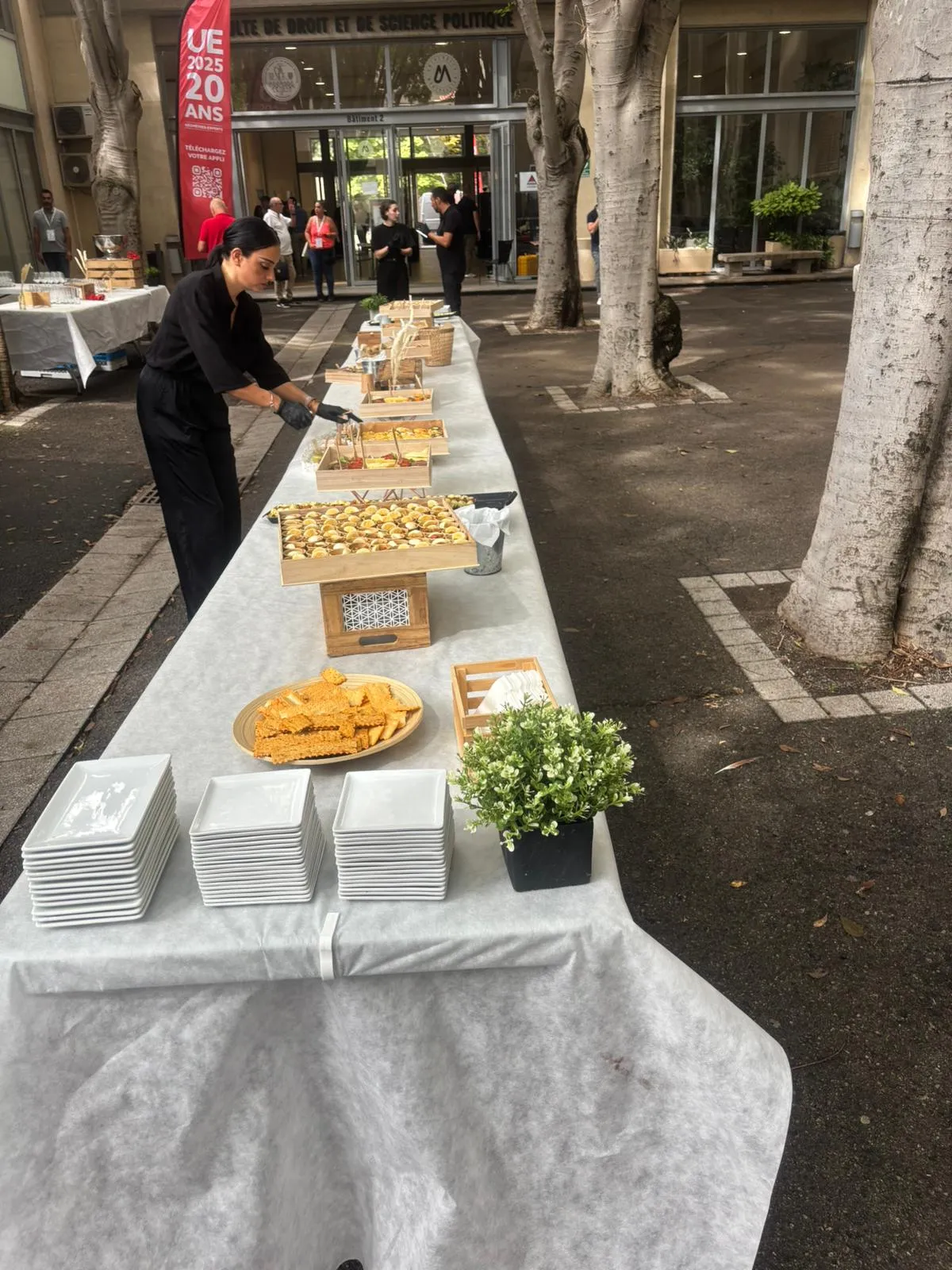 Dressage assiette pour salon professionnel - Traiteur Montpellier